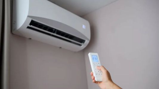 A qué temperatura poner el aire acondicionado en invierno para reducir el consumo y ahorrar dinero