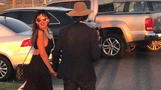 ¡Los descubrimos en el aeropuerto! Ahora te contamos quién es el nuevo novio de Jelinek