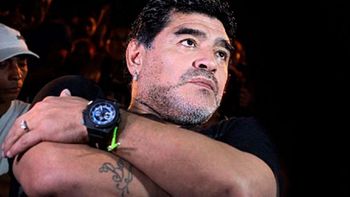 Diego Maradona, furioso por una foto de su hijo con un enemigo