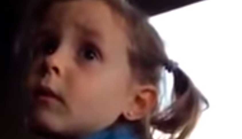 Una nena retó al padre por insultar a Wilfredo Caballero y se hizo viral