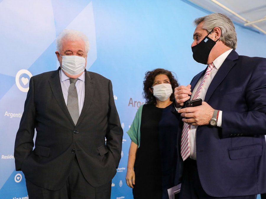 Operativo rescate: el plan para despegar al Presidente del escándalo de las vacunas VIP