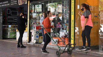 Tras la cumbre en Olivos, en Provincia insisten con retroceder con respeto a la habilitación del comercio no esencial