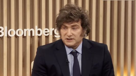 Milei con Bloomberg: El cepo es aberrante y lo voy a sacar, pero soy liberal y libertario, no libertarado