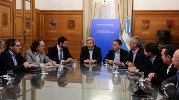 Afilando la tijera: empieza la segunda ronda de negociaciones con las provincias y ya hay algunos acuerdos