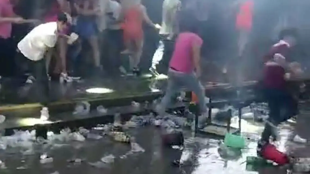 No se registraron personas heridas pese a la batalla campal dentro del boliche (Foto: captura Diario Popular).