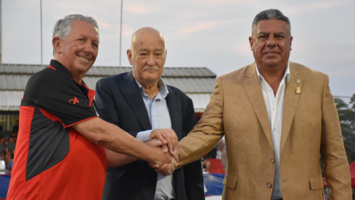 Tapia estuvo en España en el homenaje a Maradona.