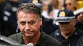 Jair Bolsonaro fue internado en terapia intensiva en Brasilia por una bronconeumonía bilateral