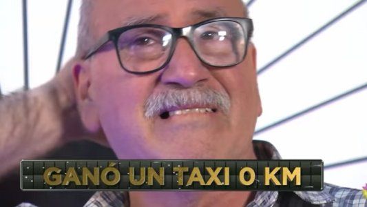 Oscar, el taxista que ganó un O KM y se quebró al aire al dedicarle el premio a su familia