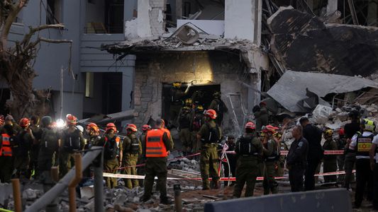 Irán lanzó un nuevo ataque con misiles en el centro de Israel: ya son 24 los muertos desde el inicio de la ofensiva
