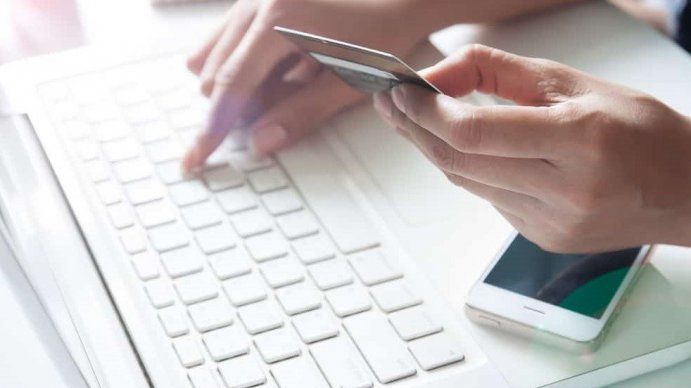 ¿Cuánto tarda una transferencia bancaria?