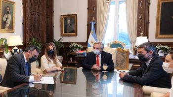Antes de la temporada de verano, Alberto Fernández acordó congelar precios de alojamientos, gastronomía y otros servicios turísticos