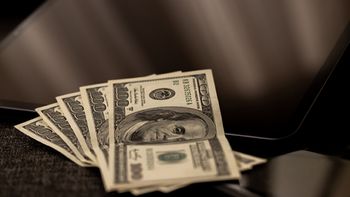 Argentina tiene los salarios en dólares más bajos de la región