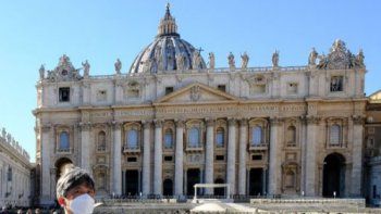 Coronavirus: se confirmó el primer caso de contagio en El Vaticano y se estudian más medidas de control en la agenda del Papa