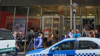 Giros ilegales en dólares: la Aduana solicitará el entrecruzamiento de llamadas en la causa por maniobras de comercio exterior Giros ilegales en dólares: la Aduana solicitará el entrecruzamiento de llamadas en la causa por maniobras de comercio exterior