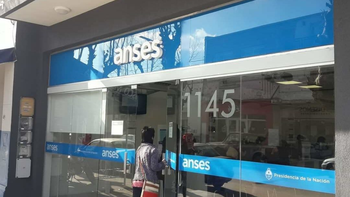 Jubilaciones, Pensiones, AUH, Pago Único: quiénes cobran este martes 8