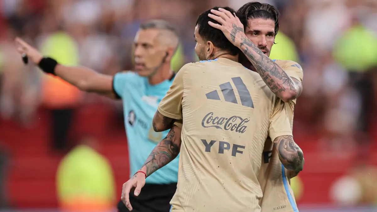 La Selección argentina retomó su actividad con una práctica abierta en Huracán