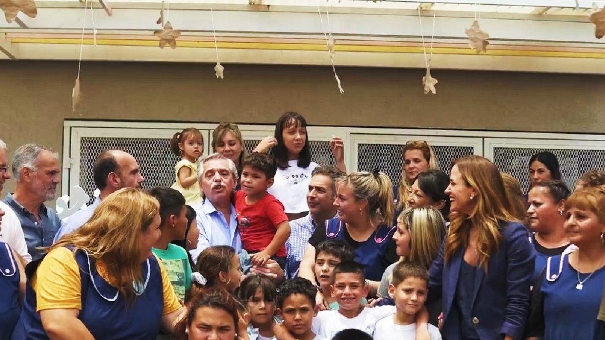 Alberto Fernández visitó el Hogar Juan XXIII y el Espacio de Primera Infancia (EPI) Sonrisas.