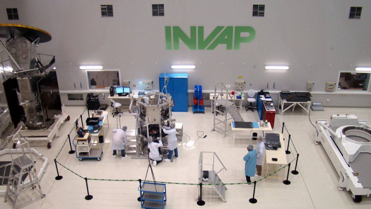El Gobierno asegura que arreglaron un cronograma de pagos con INVAP