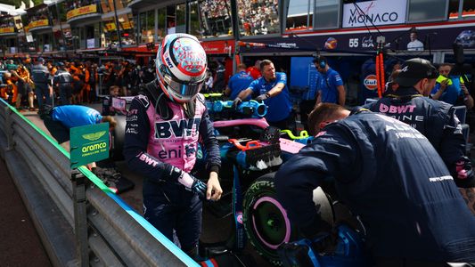 Franco Colapinto terminó 15° en un accidentado GP de Mónaco que tuvo bandera roja y múltiples incidentes