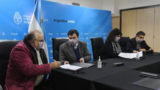 Paritarias: sindicatos piden aumentos de hasta el 80% anual y amenazan con cortar servicios clave
