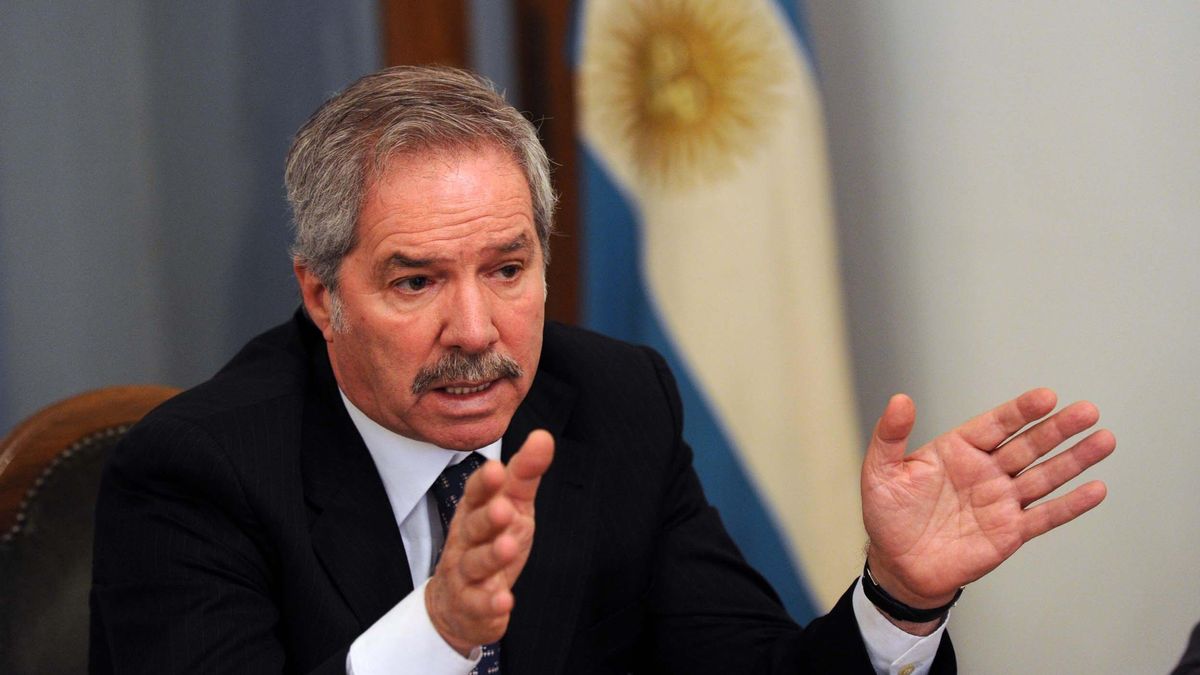 La dura crítica de Felipe Solá a Martín Guzmán: No pasa nada