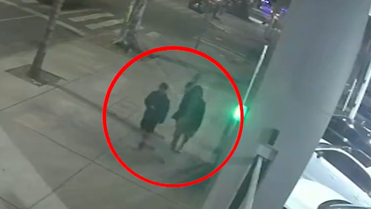 Increíble robo a una concesionaria de Villa Devoto: se llevaron 60 mil dólares y camisetas de fútbol