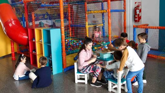 La fiesta de cumpleaños que terminó en pesadilla: Los nenes empezaron a vomitar y llorar