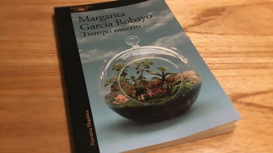 Nadie Nace Lector: Tiempo muerto, la novela de Margarita García Robayo, es la elegida para junio