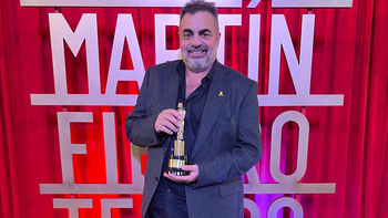 La alegría de Roberto Moldavsky al ganar el Martín Fierro al Teatro