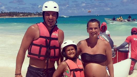 Amalia Granata partió hacia Punta Cana con Leo Squarzon y su hija: el álbum