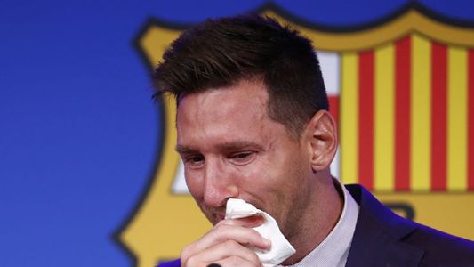 El mensaje de Messi en las redes tras quebrarse en su despedida del Barcelona