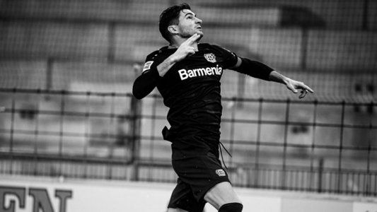 En estado de gracia: Alario metió un doblete para el Leverkusen y sigue de racha