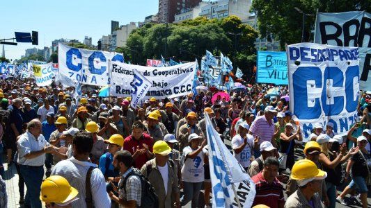 Organizaciones sociales cortarán rutas y acamparán frente a supermercados en 14 provincias