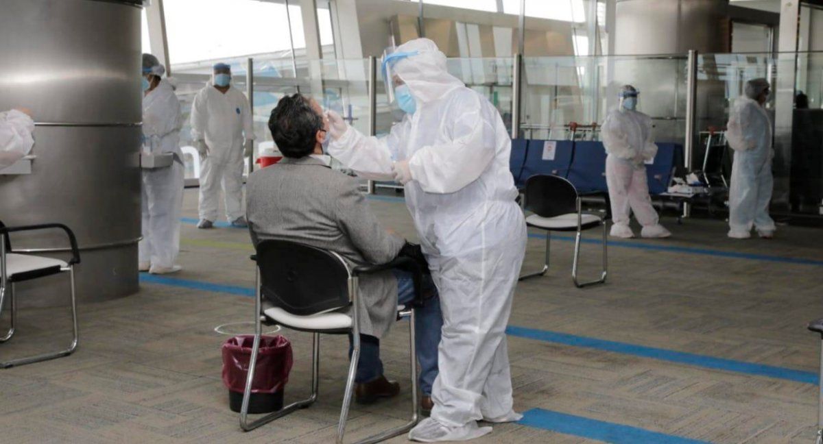 Controles en aeropuertos por aumento de casos de coronavirus.
