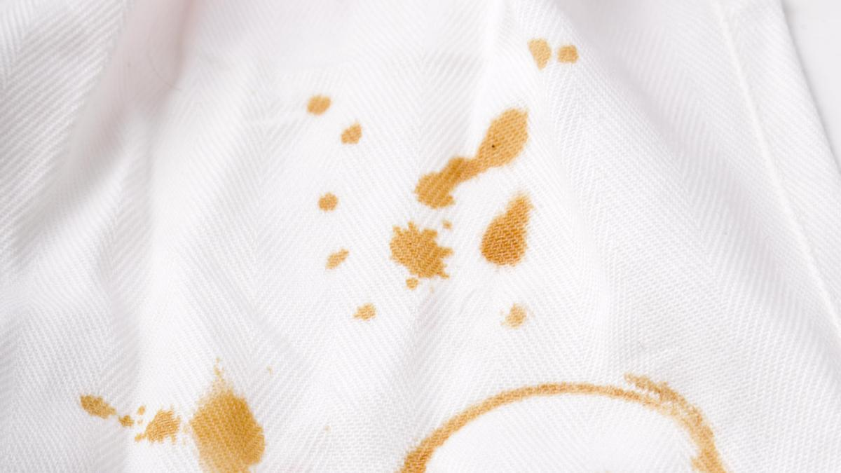 Adiós a las manchas de aceite en la ropa con estos trucos caseros Adiós a las manchas de aceite en la ropa con estos trucos caseros