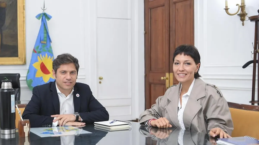Axel Kicillof se solidarizó con Mayra Mendoza tras el mensaje mafioso que recibió en su casa