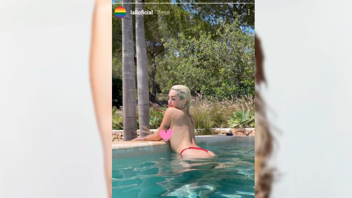 Lali Espósito: fotos en topless en una pileta