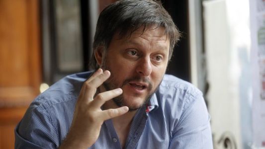 Leandro Santoro apoyó la eliminación de cuotas para viajar al exterior: Es injusta, pero era la única medida posible