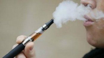 Cigarrillo electrónico: alertan por efectos nocivos y piden a la Anmat restringir su venta