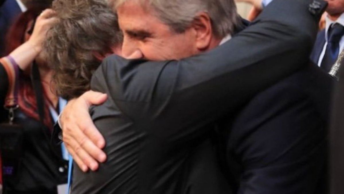 Los elogios mutuos entre Milei y Caputo por la inflación más baja en cinco años
