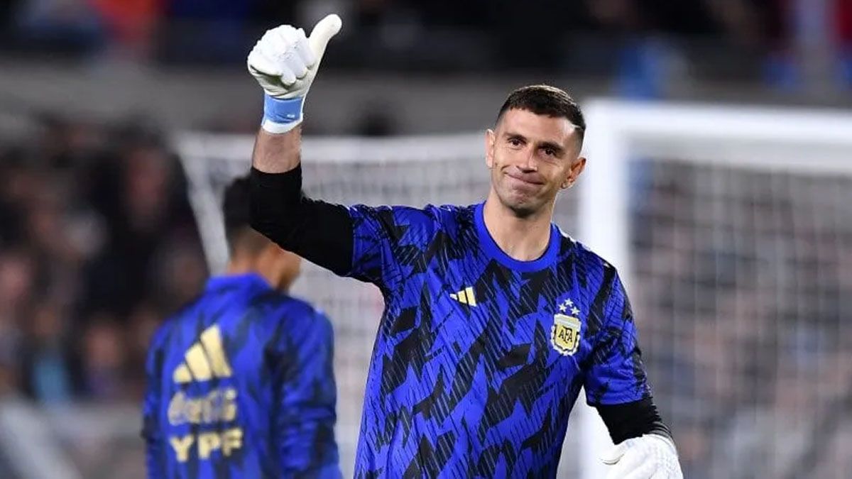 El INCREÍBLE cambio de look del Dibu Martínez para los amistosos de la Selección Argentina