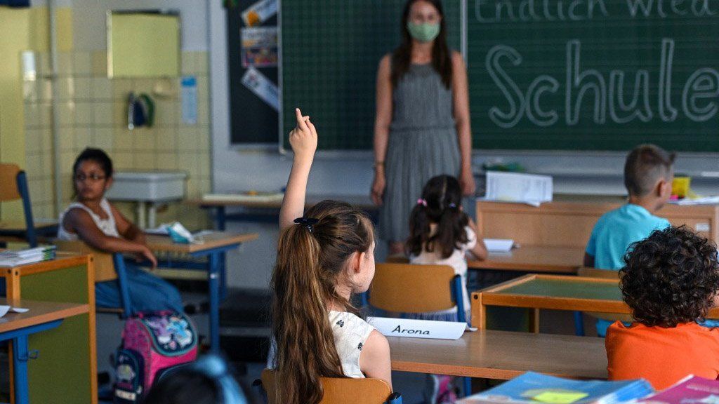 La OMS y Unicef defendieron la apertura de las escuelas para evitar que los niños se vuelvan una generación perdida