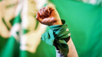 A dos años del primer pañuelazo, una nueva marcha frente al Congreso reclama aborto legal