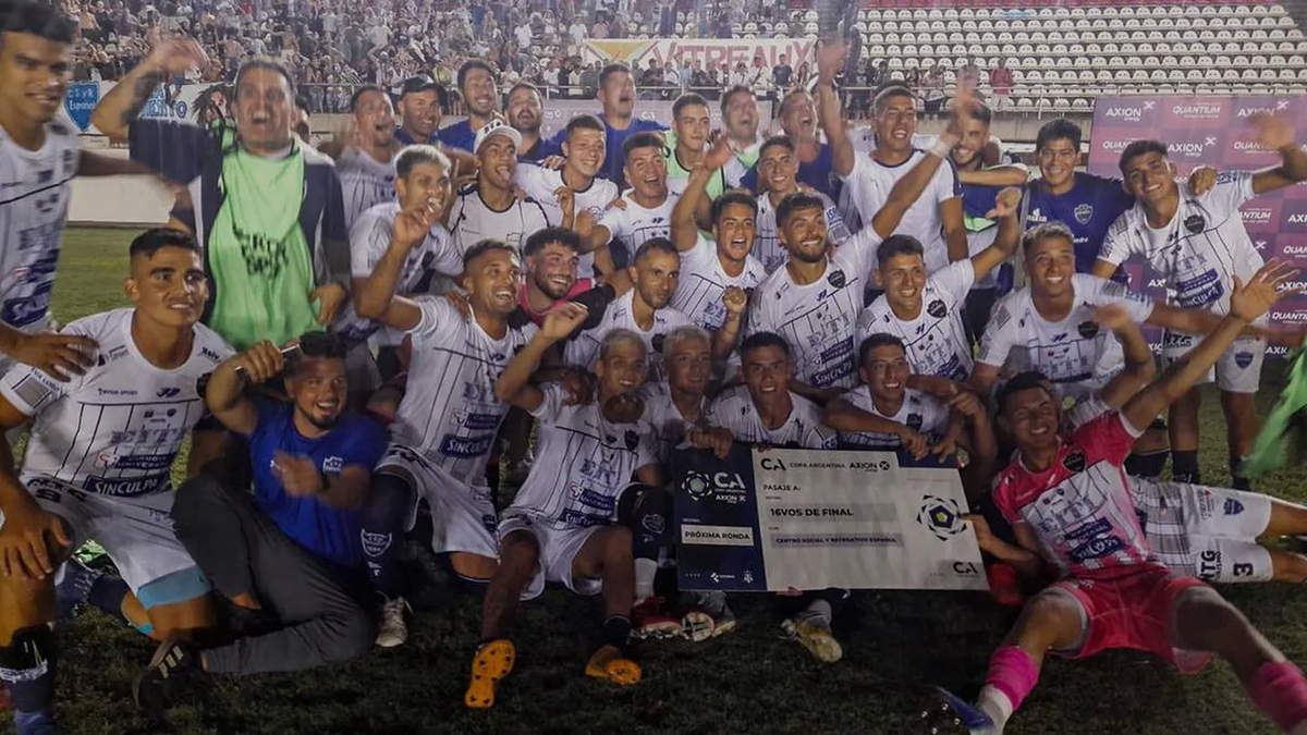El modesto equipo de la Primera D hizo historia en el fútbol argentino. (Foto: Instagram Centro Español)