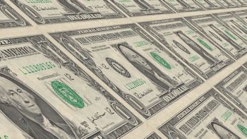 Nuevas medidas económicas: baja el impuesto al dólar Qatar y se suman nuevas reestricciones al MEP