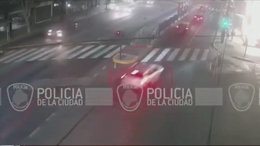 Violento asalto al hijo de Felipe Pigna: se conoció el video de la persecución y detención de los ladrones