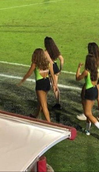 Escándalo machista en Italia: un club utilizó a mujeres de 16 años en mini short para visibilizar el deporte femenino