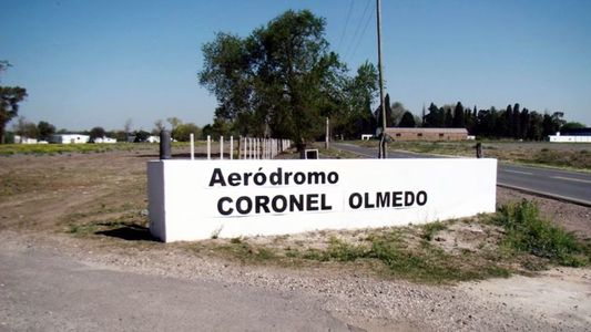 Misterio en Córdoba: un instructor cayó de una avioneta en pleno vuelo, murió y una alumna logró aterrizar sola