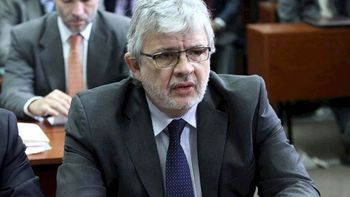 El ex secretario Juan Pablo Schiavi recibió la libertad condicional