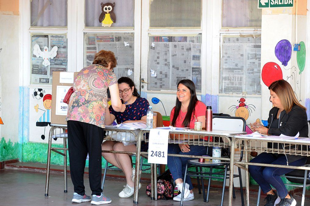 Viento zonda, un accidente y los prófugos que fueron a votar: las perlitas de la votación en Mendoza